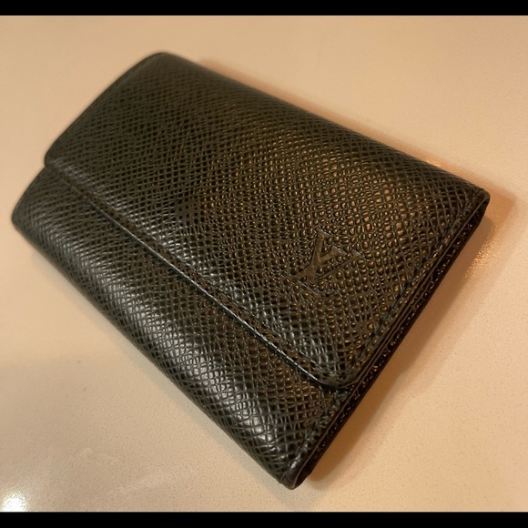 Louis Vuitton taiga green key case - Picture 8 of 9